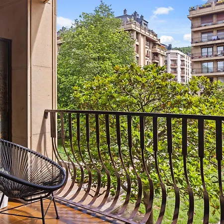 Always Easy I Bermingham San Sebastian