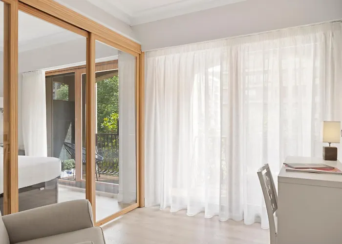 Always Easy I Bermingham Сан-Себастьян