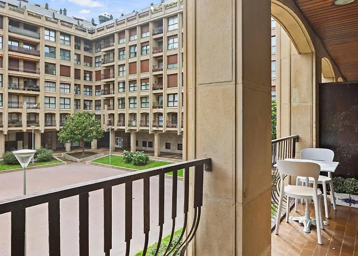 Always Easy I Bermingham Apartment *